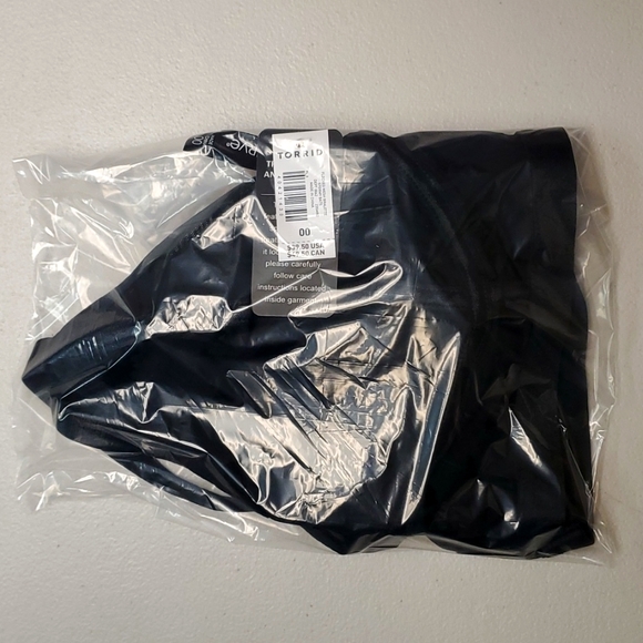 ❤️NWT VINTAGE TORRID BRA - BATS PRINT UNLINED FLOCKED MESH BRALETTE HALLOWEEN - Picture 8 of 15